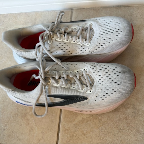 Brooks Glycerin MAX Women's
Athletic Shoes - White and Pink - Picture 2 of 10